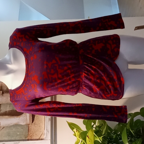 DKNY Long Sleeve - Picture 3 of 5